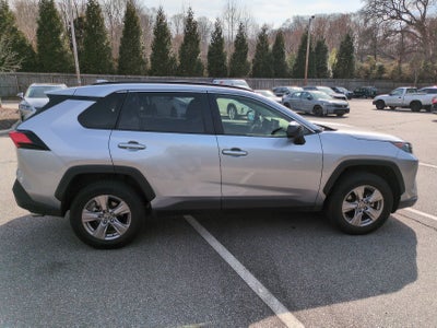 2022 Toyota RAV4 Hybrid LE