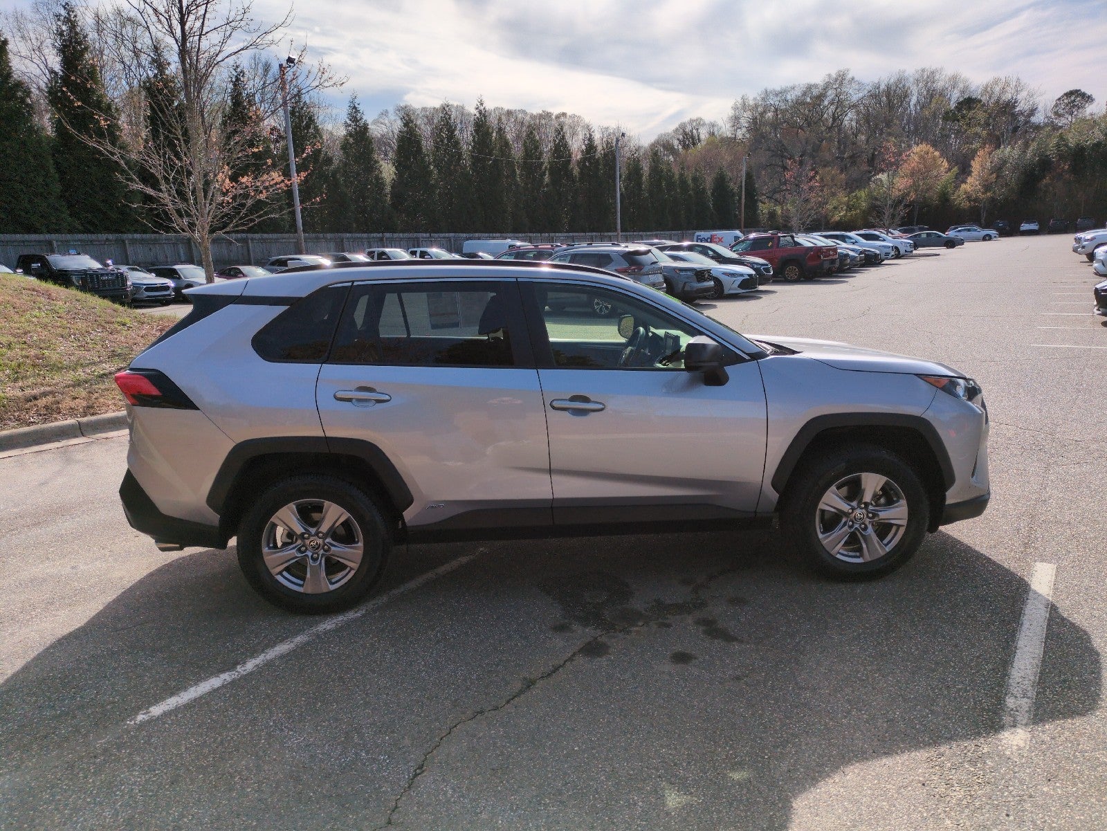 2022 Toyota RAV4 Hybrid LE