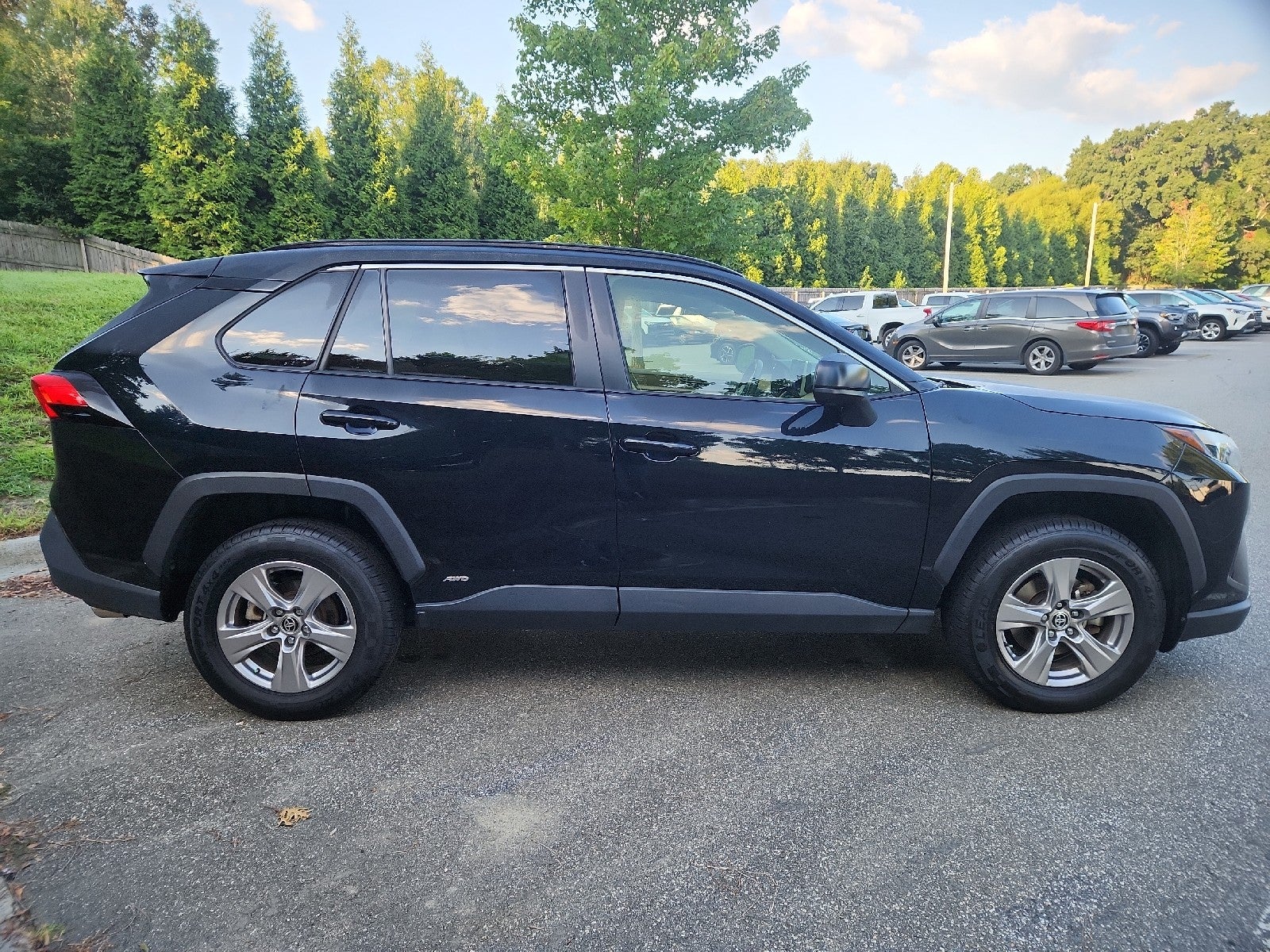 2023 Toyota RAV4 Hybrid LE