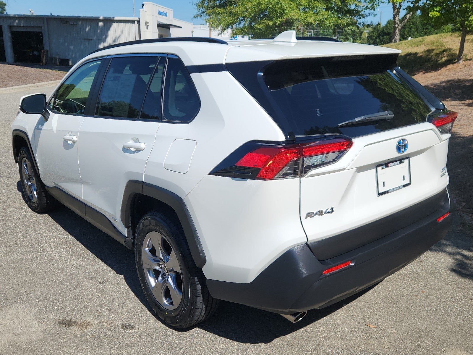 2022 Toyota RAV4 Hybrid XLE