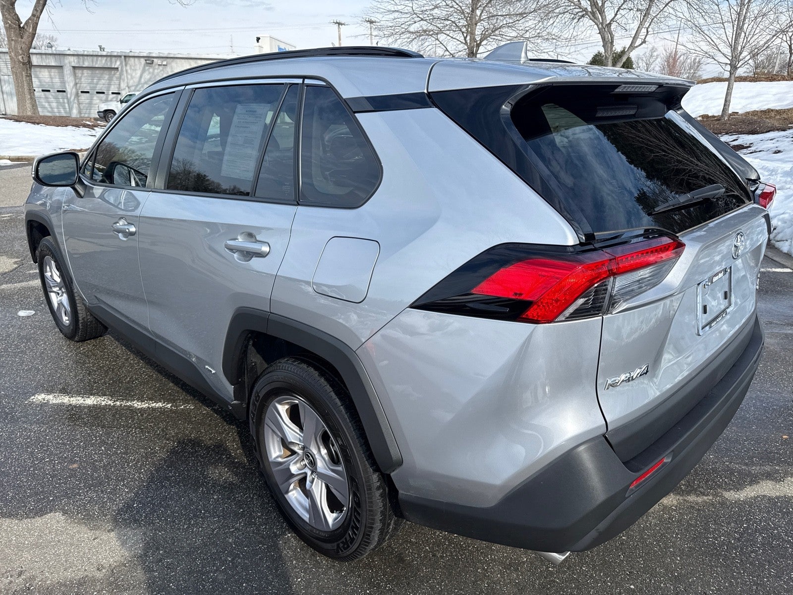 2025 Toyota RAV4 Hybrid XLE