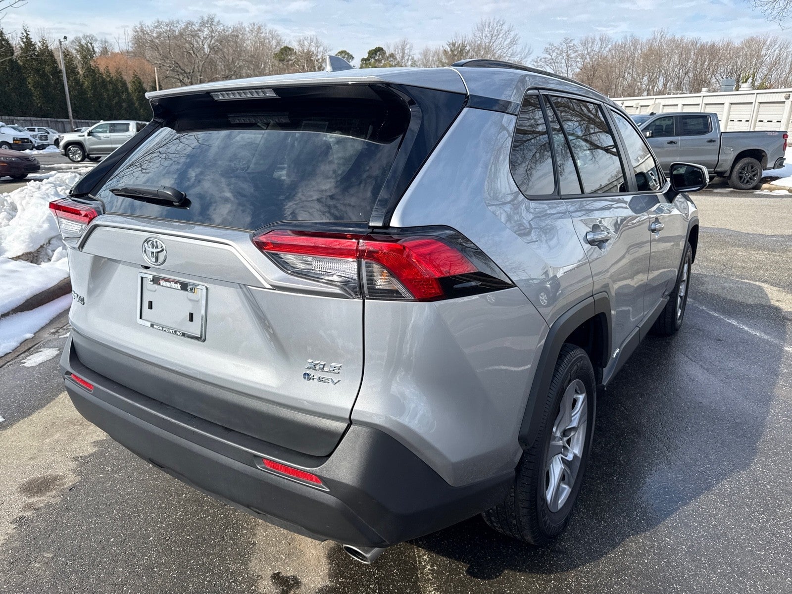 2025 Toyota RAV4 Hybrid XLE