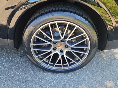 2022 Porsche Cayenne Platinum Edition