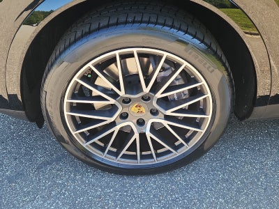 2022 Porsche Cayenne Platinum Edition