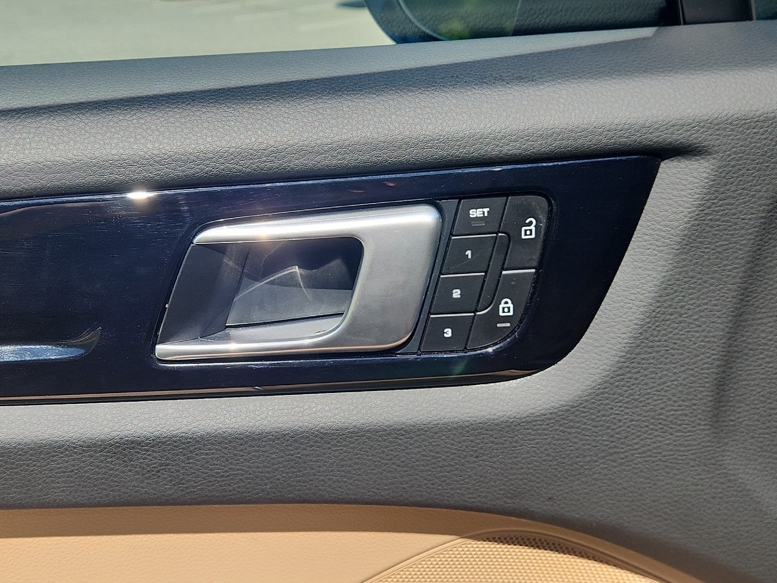 2022 Porsche Cayenne Platinum Edition