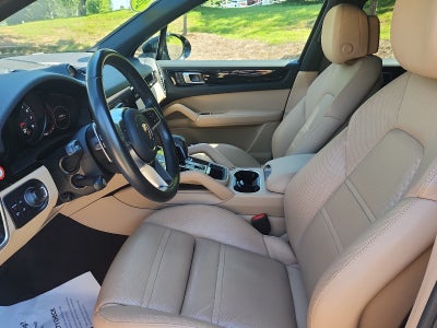 2022 Porsche Cayenne Platinum Edition