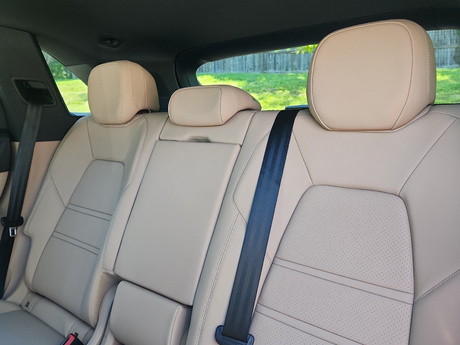 2022 Porsche Cayenne Platinum Edition
