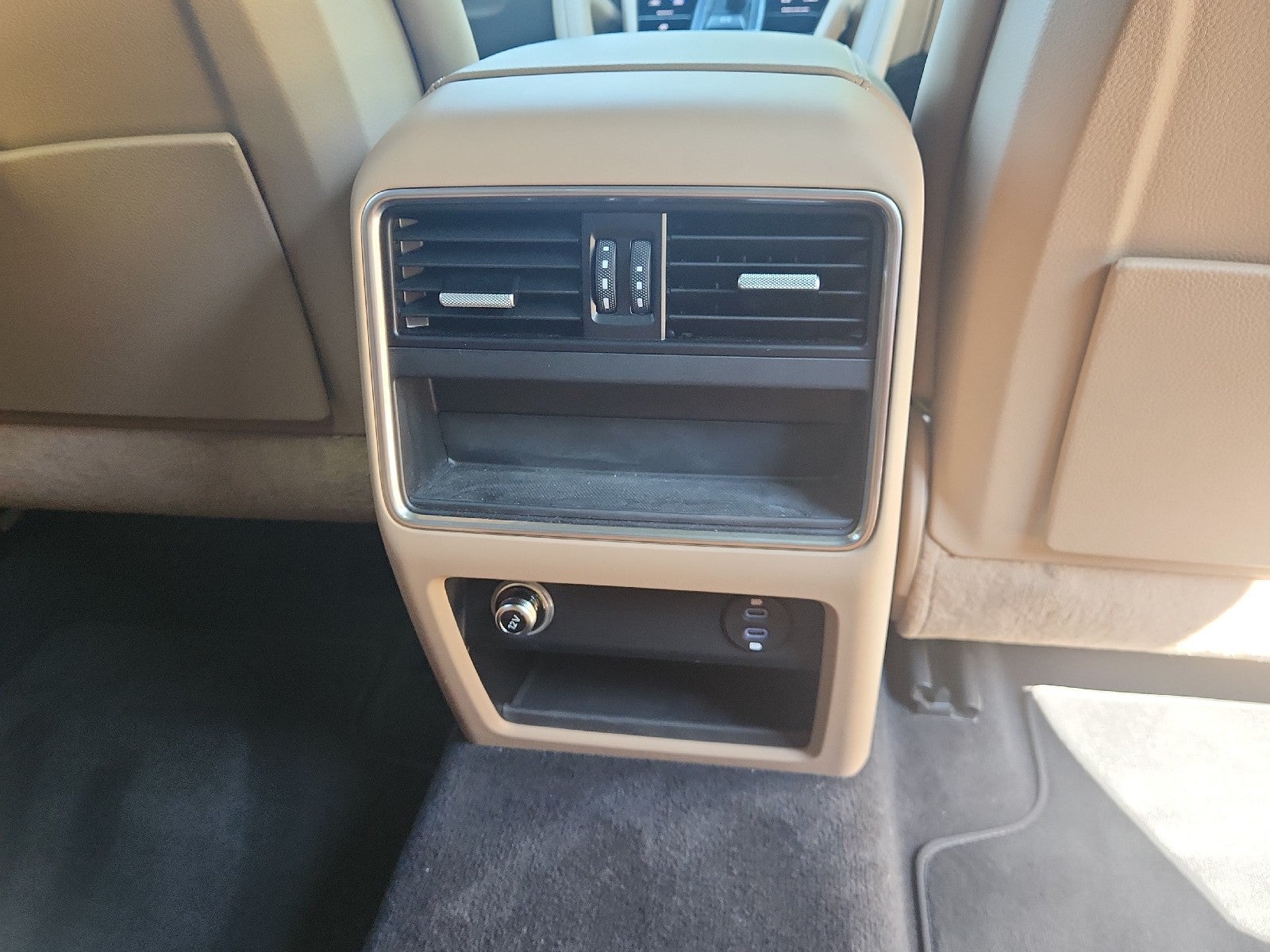 2022 Porsche Cayenne Platinum Edition