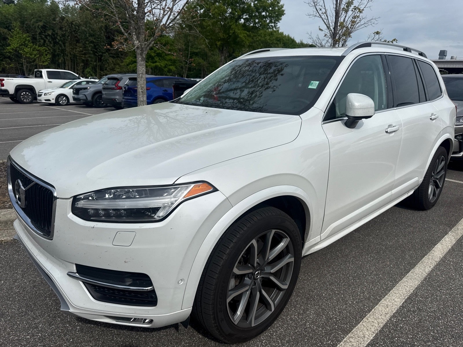2019 Volvo XC90 Momentum