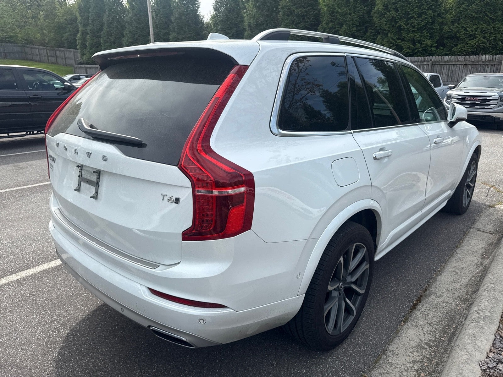 2019 Volvo XC90 Momentum