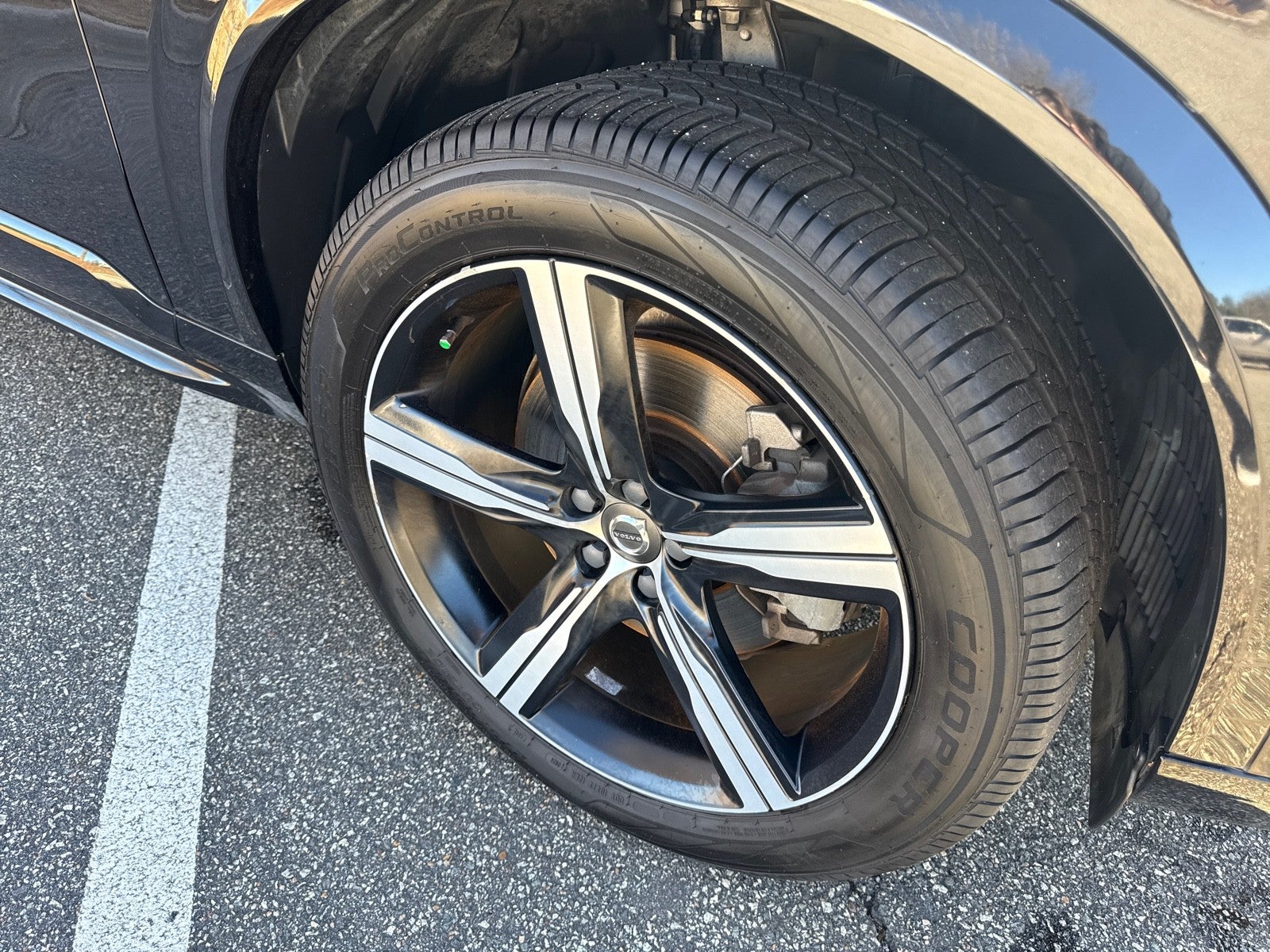 2019 Volvo XC90 R-Design