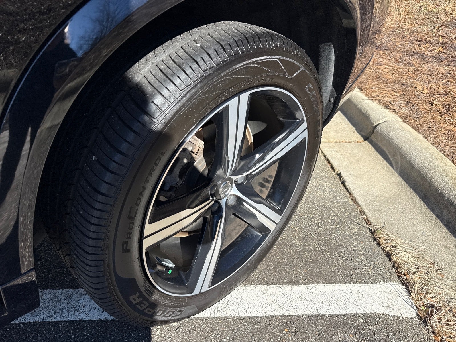 2019 Volvo XC90 R-Design