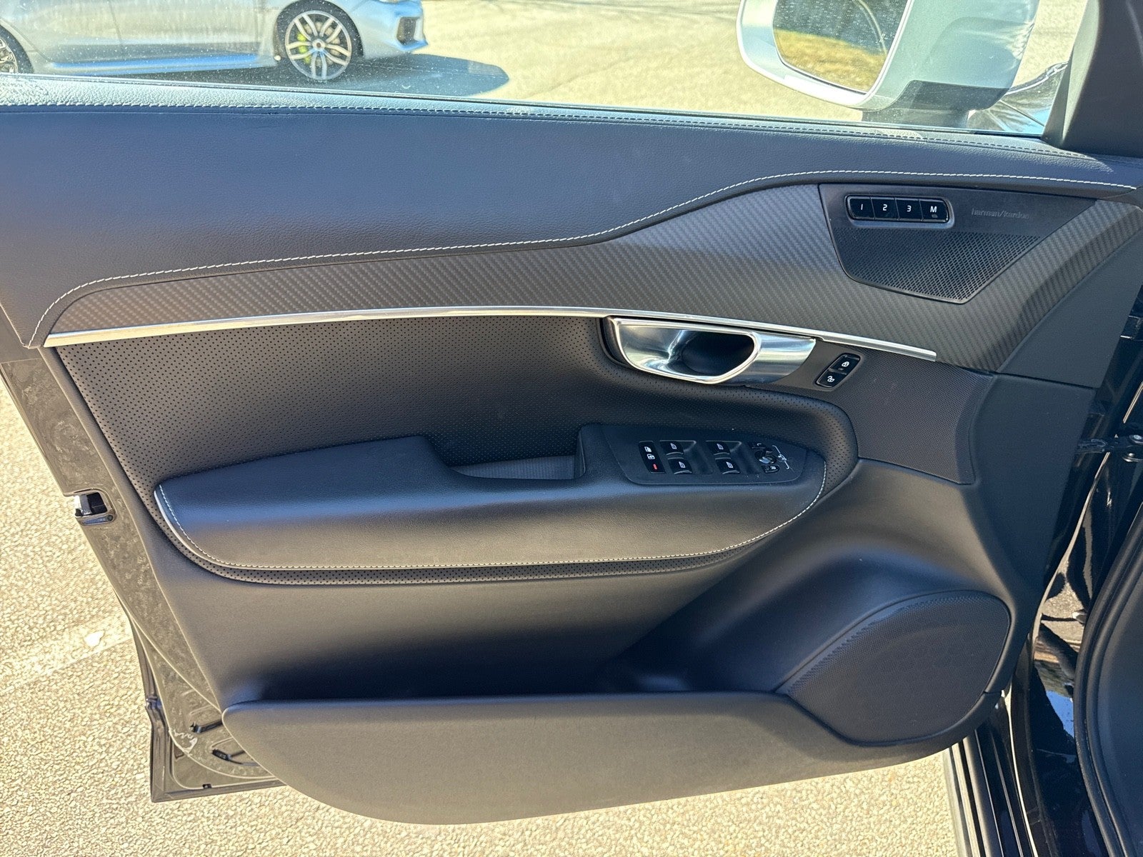 2019 Volvo XC90 R-Design