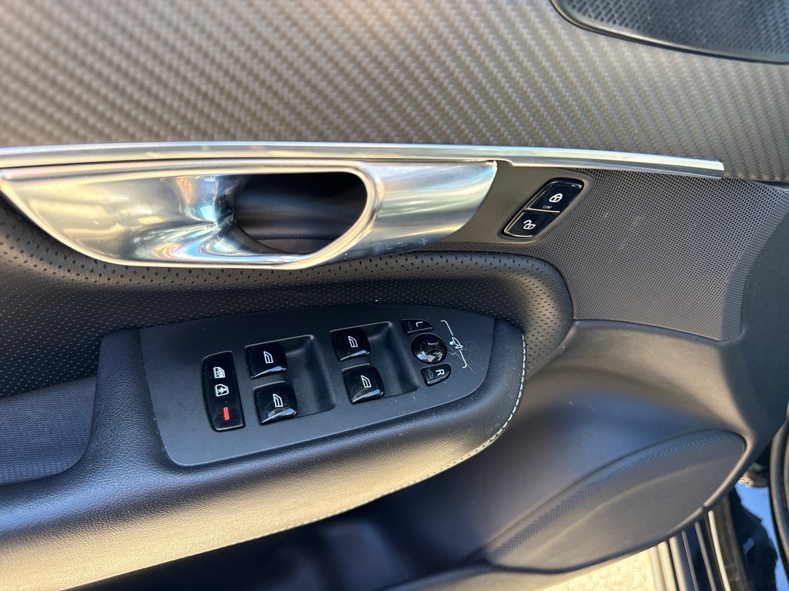 2019 Volvo XC90 R-Design