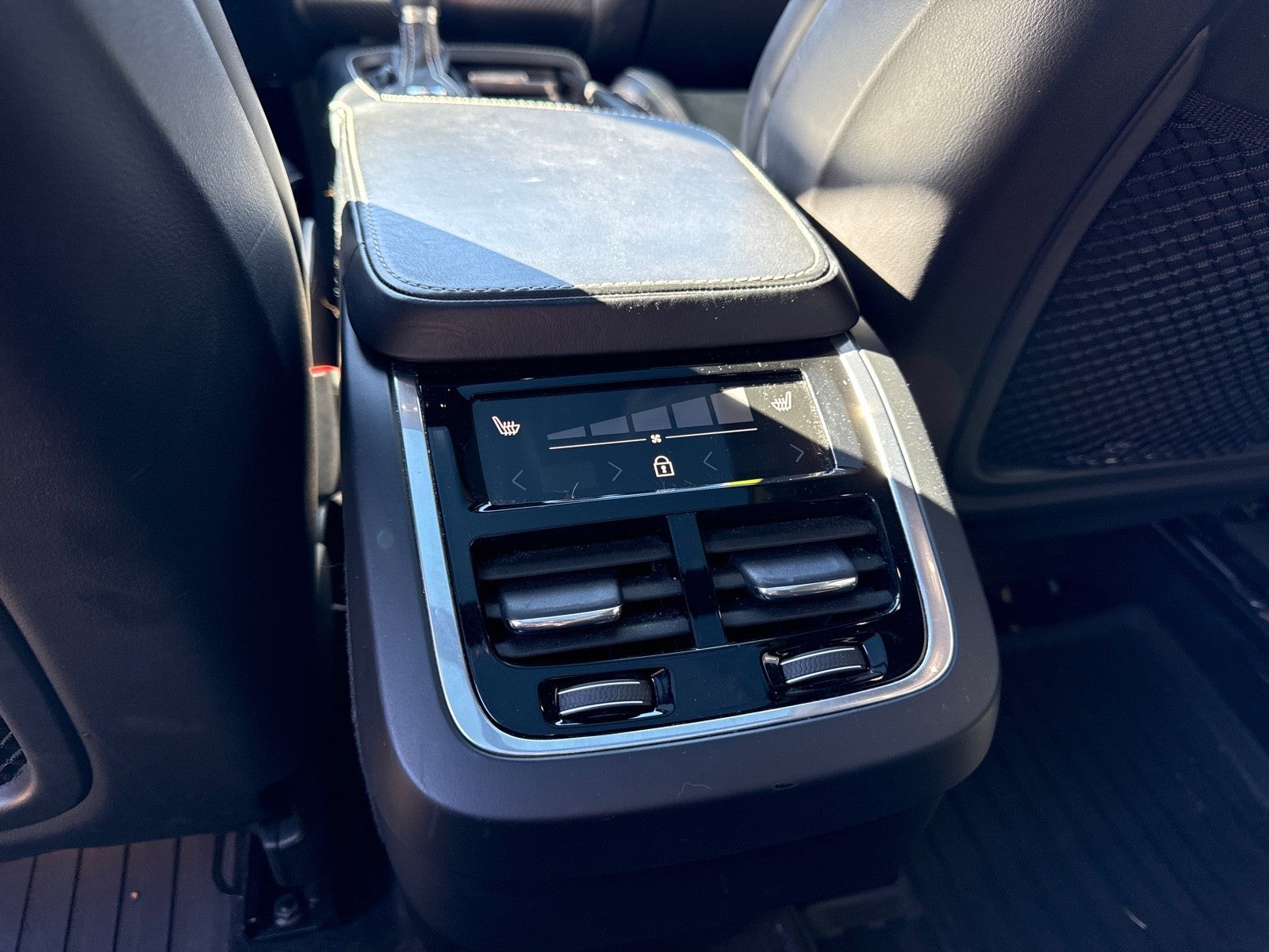 2019 Volvo XC90 R-Design