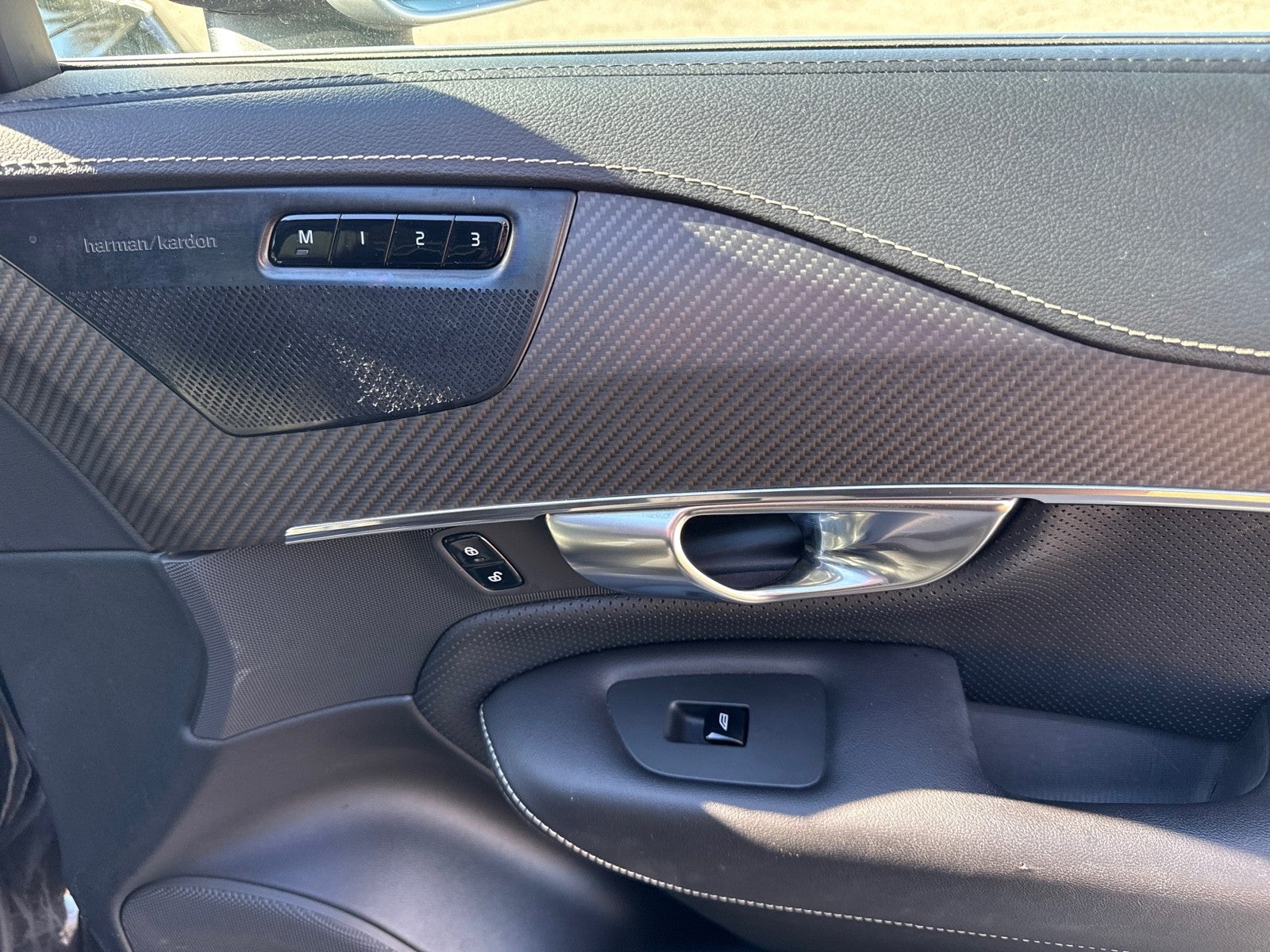 2019 Volvo XC90 R-Design