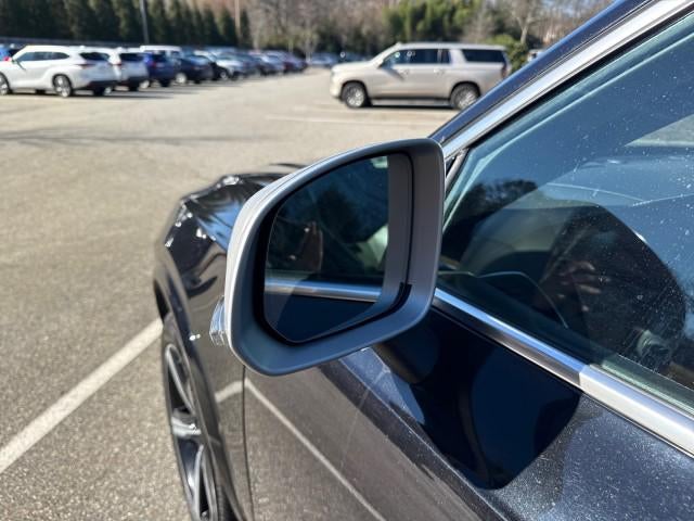 2019 Volvo XC90 R-Design